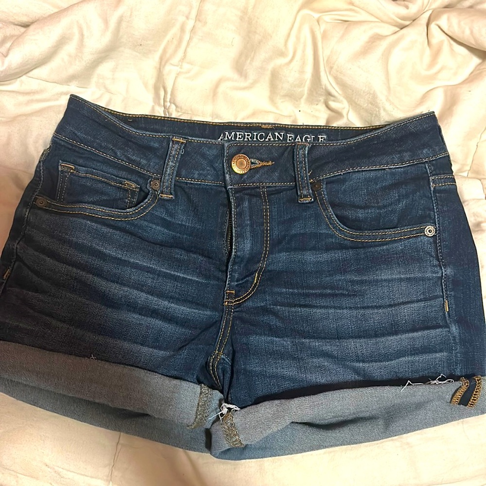 American Eagle blue Jean shorts. Size 8 women’s. Super stretch.